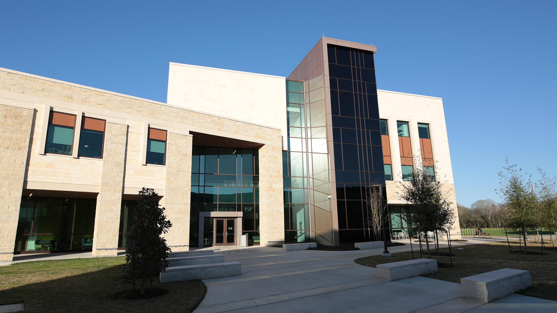 Photo of UHCL STEM Building